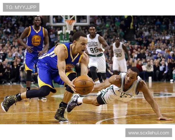 勇士与雷霆激情对决新浪视频直播全程呈现精彩瞬间